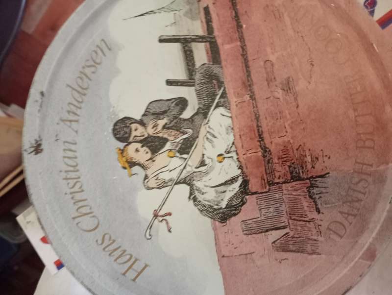 VINTAGE HANS CHRISTIAAN ANDERSON BUTTER COOKIES TIN