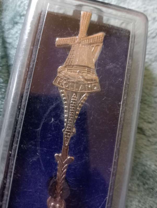 HOLLAND COLLECTABLE SPOON  1