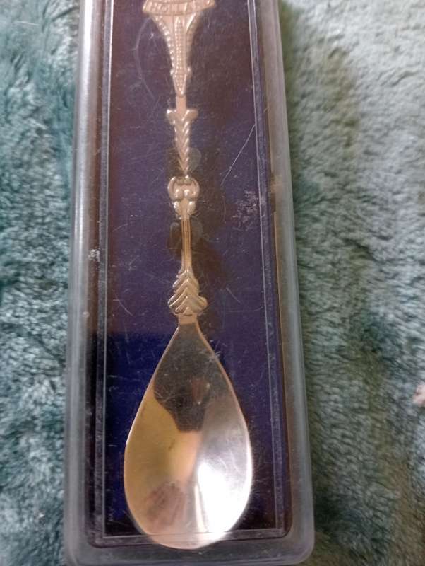 HOLLAND COLLECTABLE SPOON  1