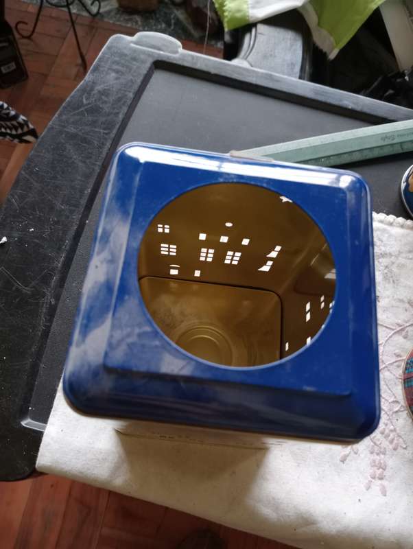 VINTAGE HOUSE TIN
