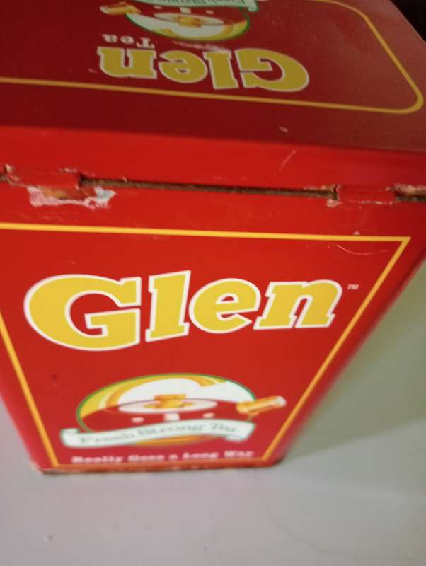 VINTAGE GLEN TEA TIN