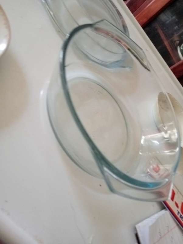 SMALL PYREX BOWL WITH LID