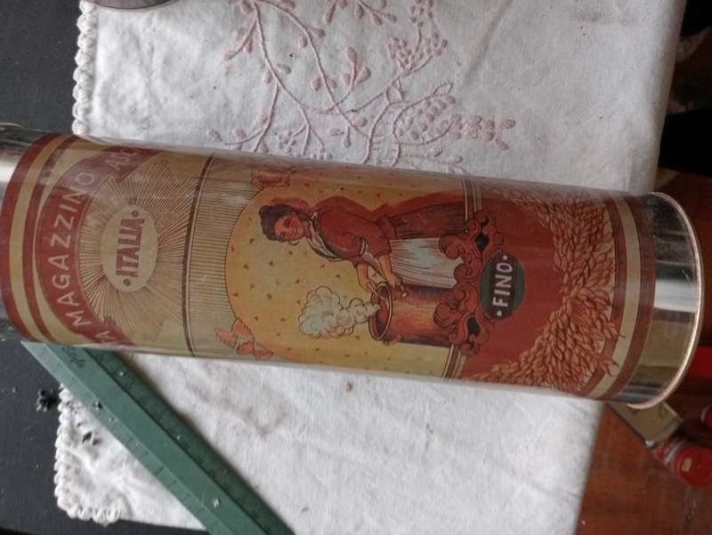 VINTAGE ITALY SPAGHETTI TIN