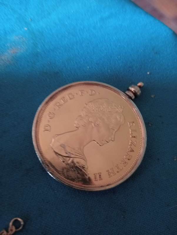 1981 PRINCE OF WALES AND DIANA ROYAL WEDDING COMMERATIVE COIN  QUEEN ELIZABETH ERA  PENDANT