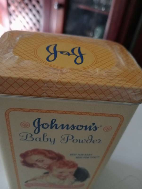 VINTAGE JOHNSON BABY POWDER TIN
