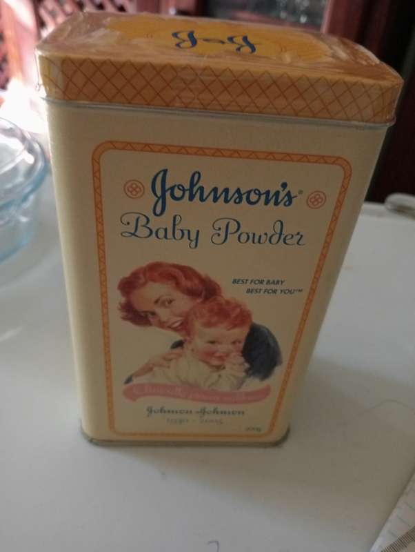 VINTAGE JOHNSON BABY POWDER TIN