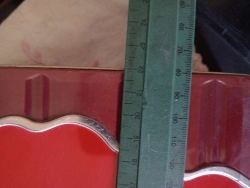 VINTAGE KIT KAT TIN 2
