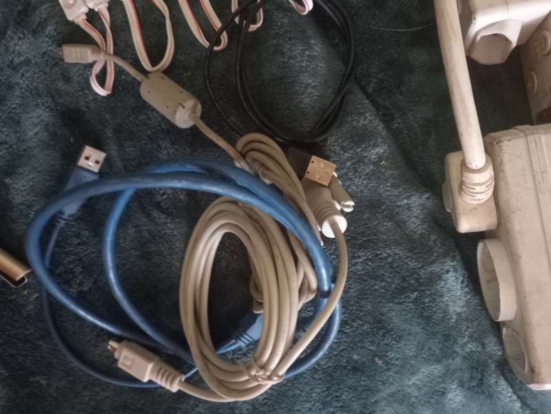 MIXED LOT ELECTRIC ITEMS