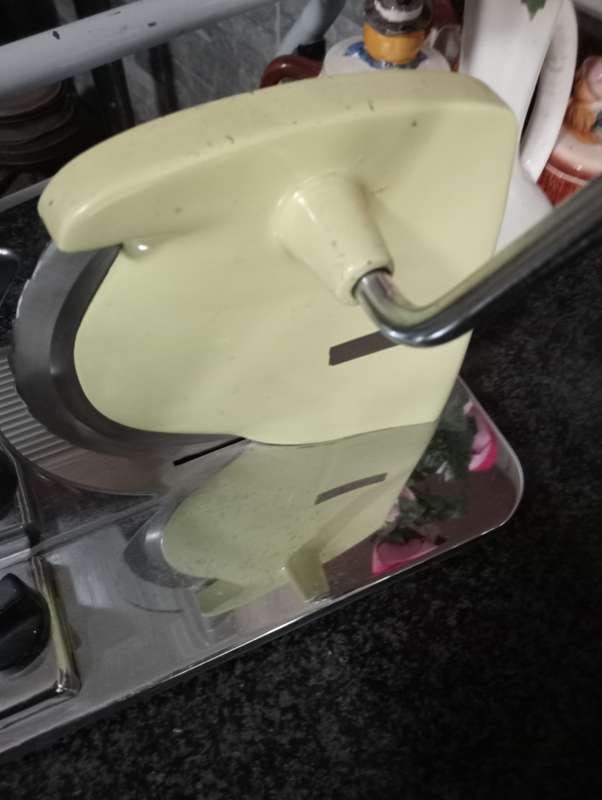 VINTAGE PINEWARE LIGHT YELLOW BREADSLICER