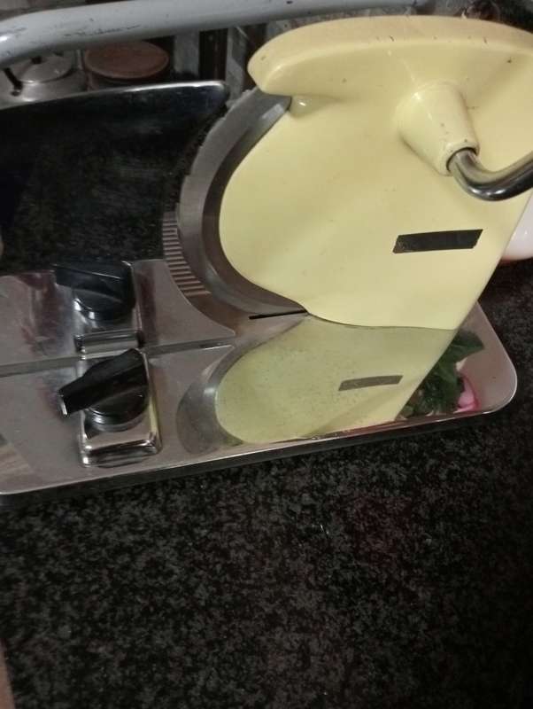 VINTAGE PINEWARE LIGHT YELLOW BREADSLICER