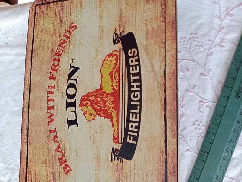 VINTAGE LION FIRELIGHTERS TIN