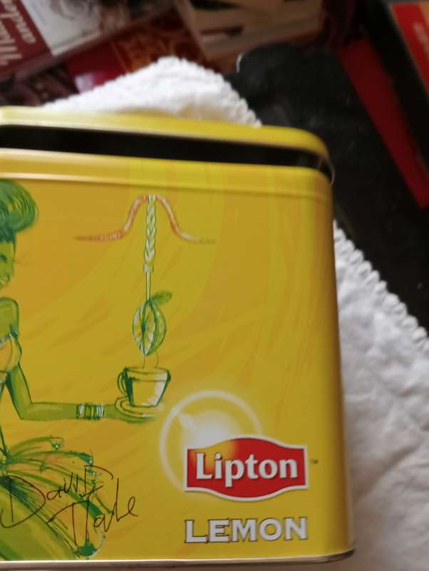liptons lemon tea tin