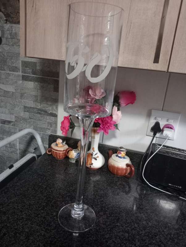 VINTAGE LONG STEM FLOWER VASE