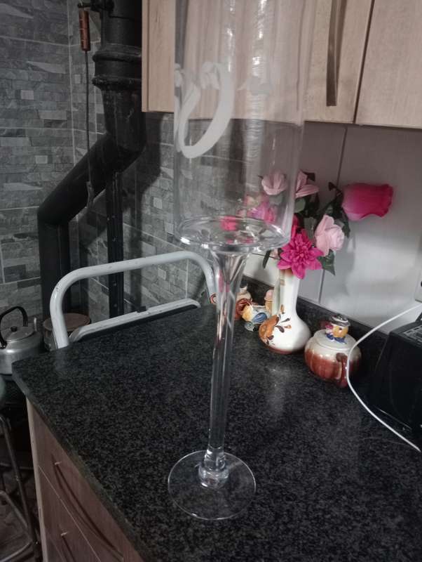VINTAGE LONG STEM FLOWER VASE