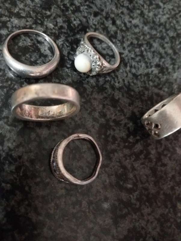 VINTAGE LOT COSTUME JEWELRY AND SOME 925 STAMPED JEWELLRY
