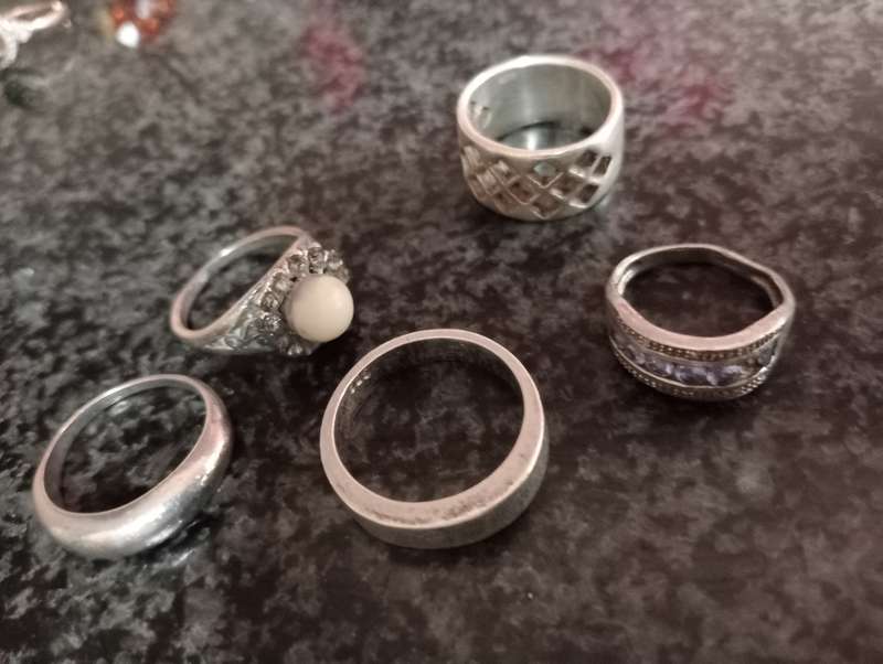 VINTAGE LOT COSTUME JEWELRY AND SOME 925 STAMPED JEWELLRY