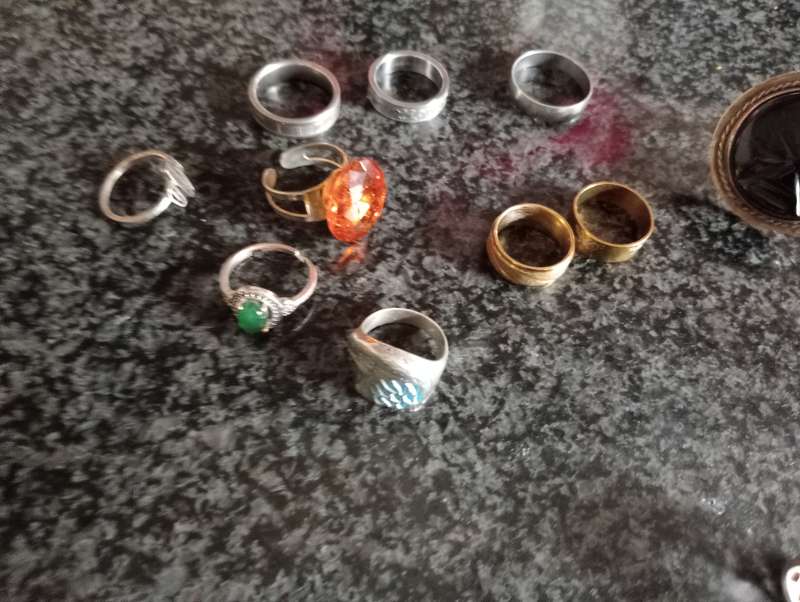 VINTAGE LOT COSTUME JEWELRY AND SOME 925 STAMPED JEWELLRY