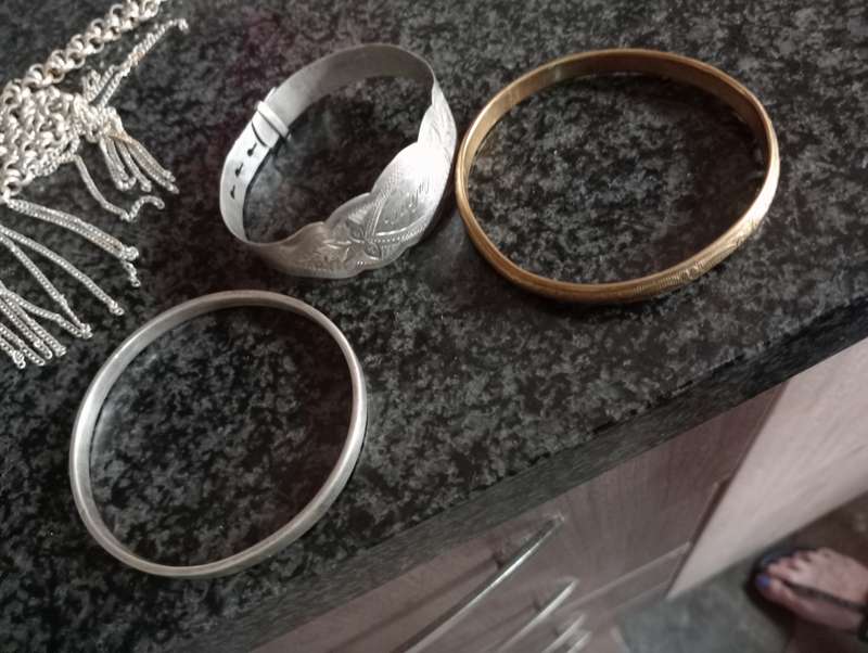 VINTAGE LOT COSTUME JEWELRY AND SOME 925 STAMPED JEWELLRY
