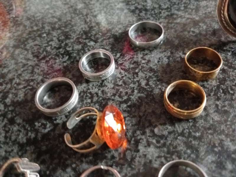 VINTAGE LOT COSTUME JEWELRY AND SOME 925 STAMPED JEWELLRY