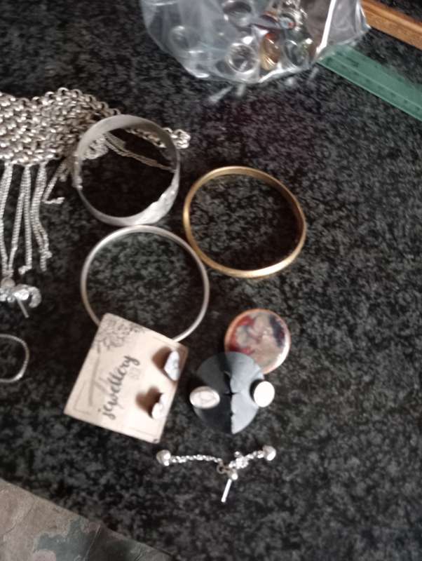 VINTAGE LOT COSTUME JEWELRY AND SOME 925 STAMPED JEWELLRY