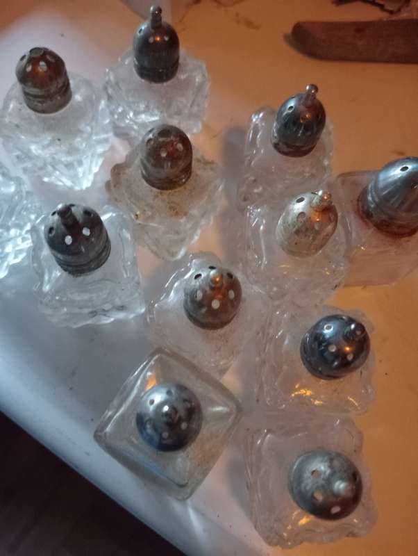 VINTAGE LOT SMALL SALT AND PEPPER SHAKERS