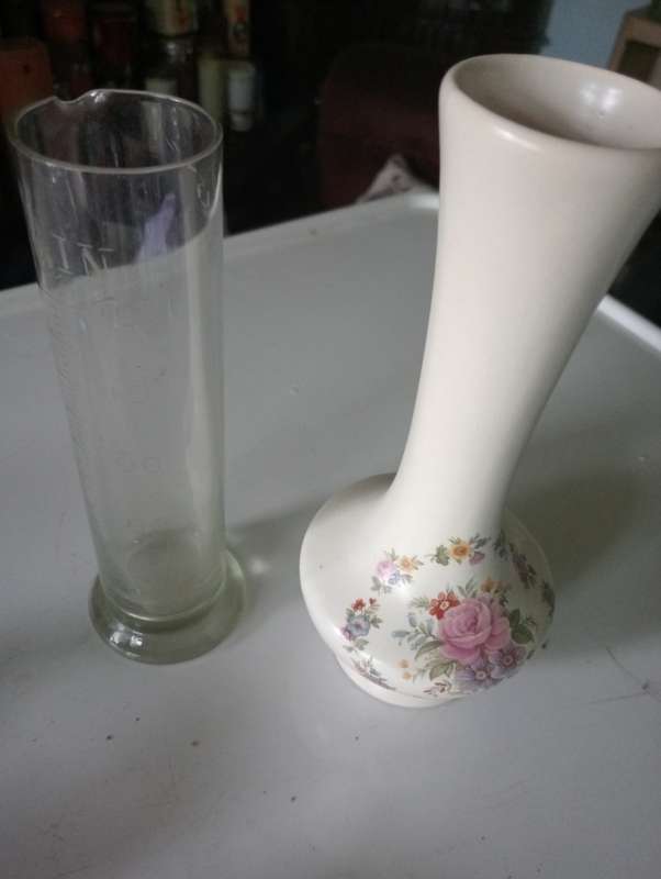 VINTAGE LOT VASES MUGS ETC