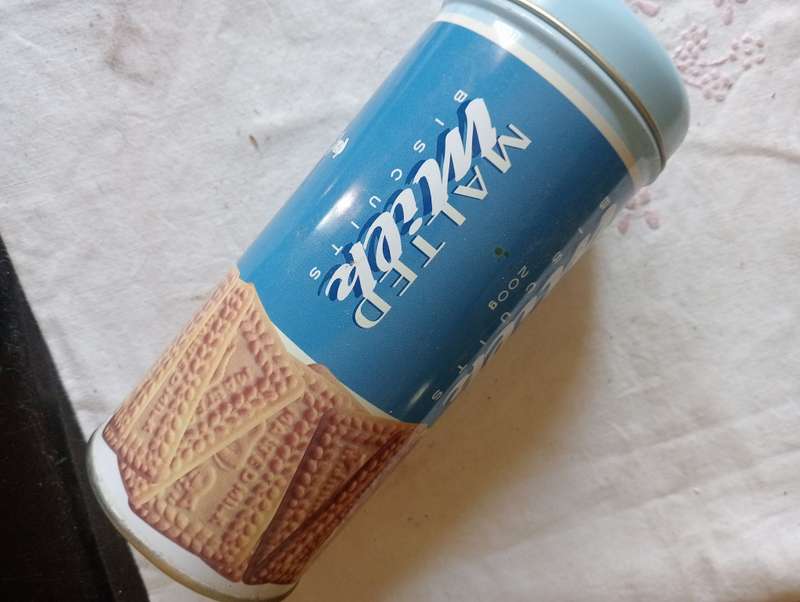 VINTAGE MALTED MILK BISCUIT TIN