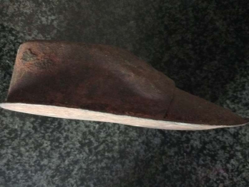 VINTAGE METAL KIDS SHOE