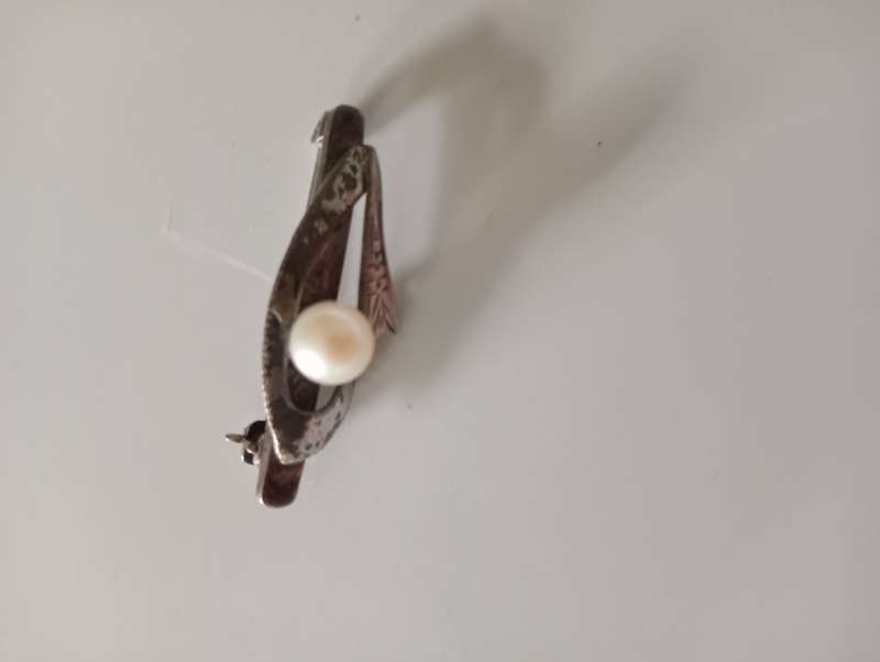 VINTAGE MIKKIMOTO  FAUX PEARL SILVER PLATED BROOCH