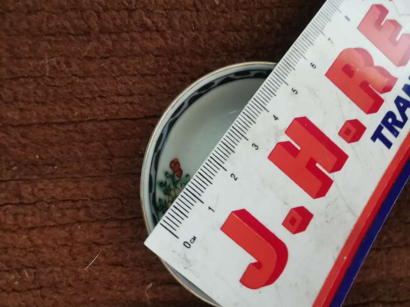 MINIATURE COLLECTABLE  BOWL