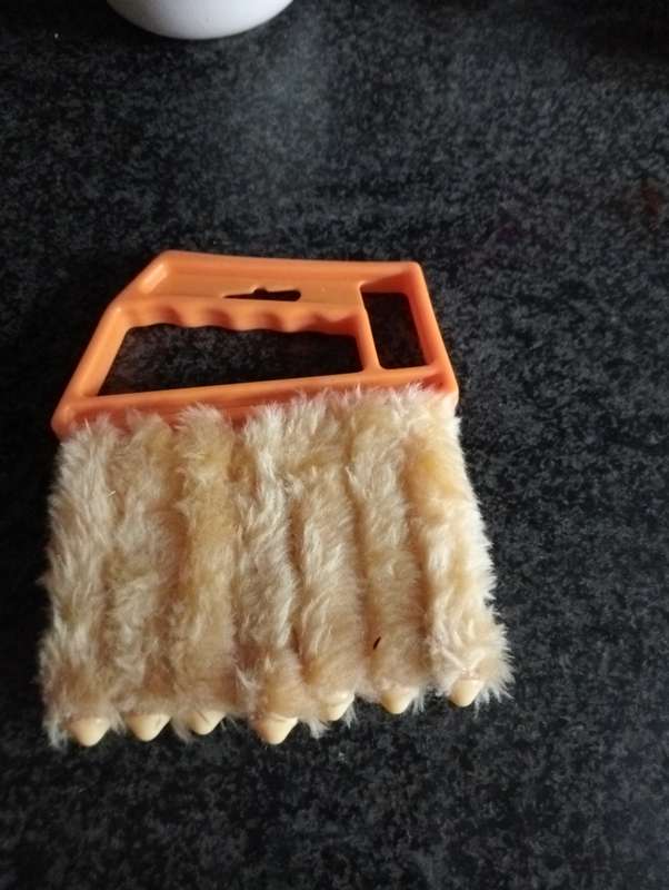 MINI BLIND CLEANER