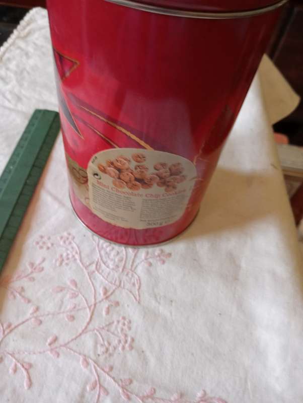 VINTAGE MIMI CHOC CHIP TIN