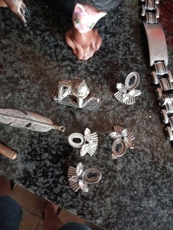 MIXED LOT VINTAGE ITEMS