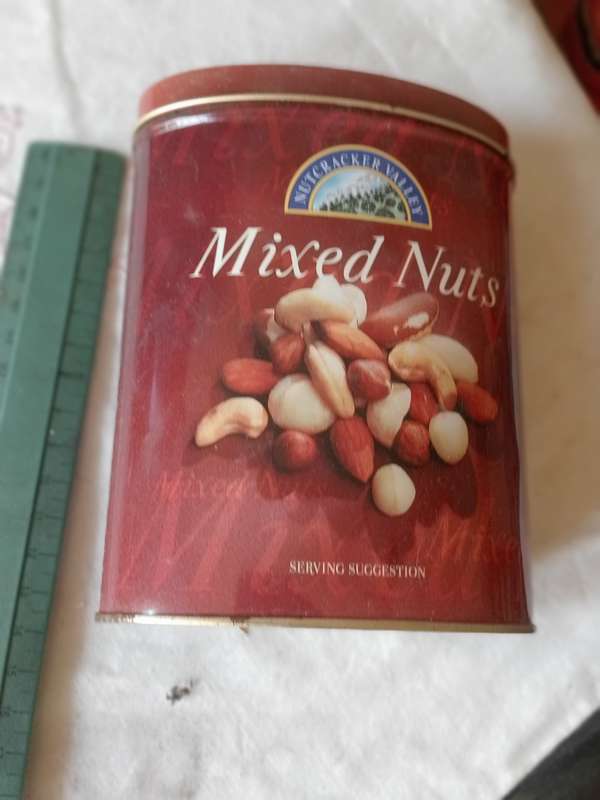 VINTAGE MIXED NUTS TIN