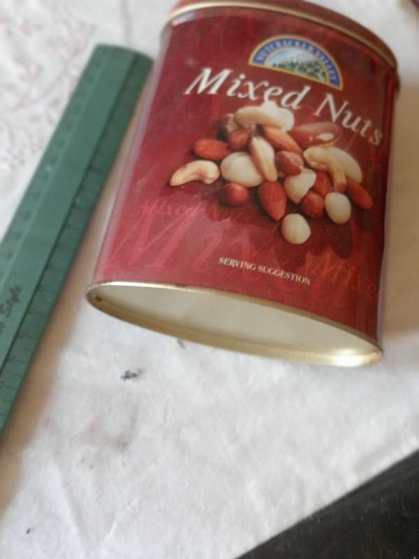 VINTAGE MIXED NUTS TIN