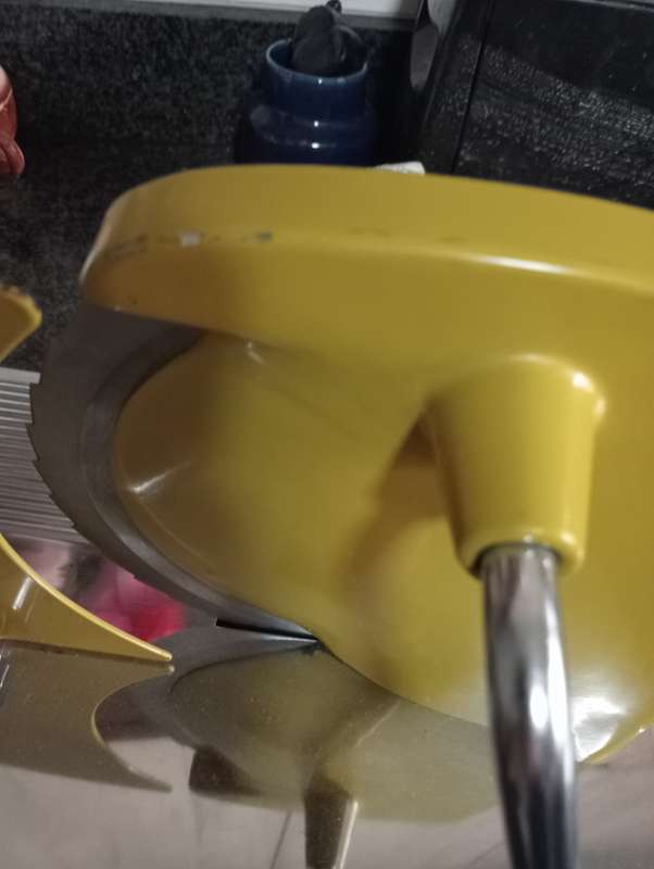 VINTAGE MUSTARD PINEWARE BREADSLICER