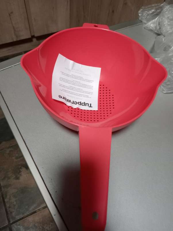 NEW TUPPERWARE STRAINER