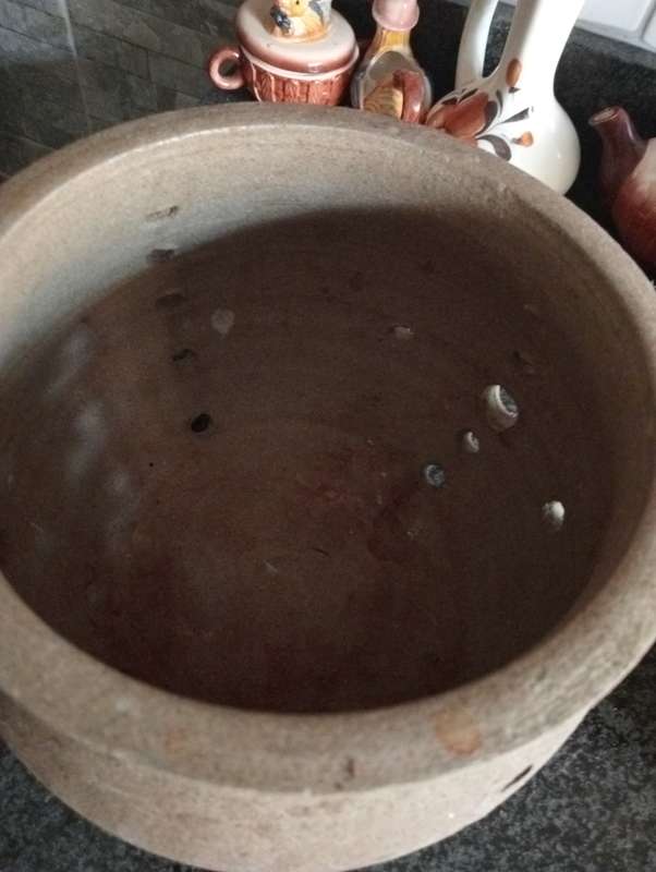 VINTAGE ONION POT