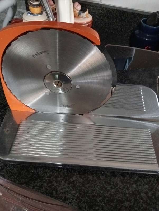 VINTAGE ORANGE PINEWARE BREADSLICER