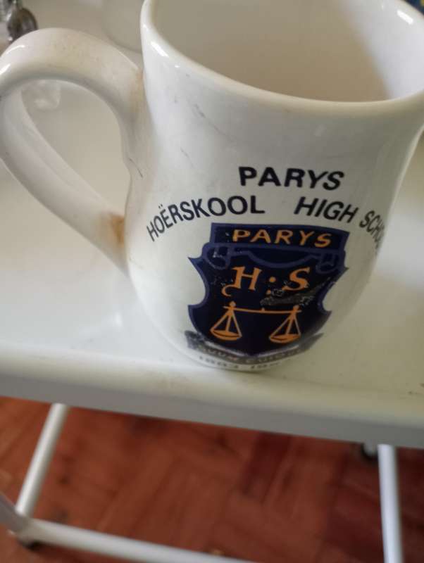 COLLECTABLE MUG PARYS HIGH SCHOOL