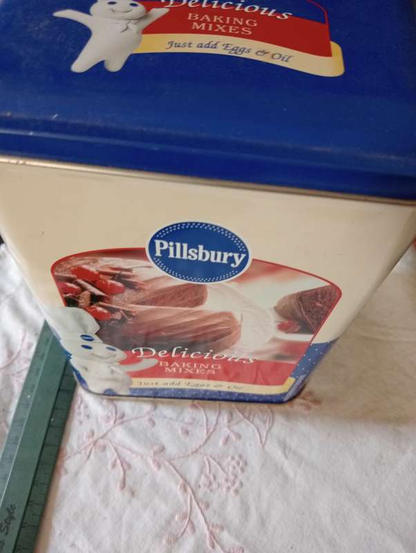 PILLSBURY DELICIOUS BAKING MIXES