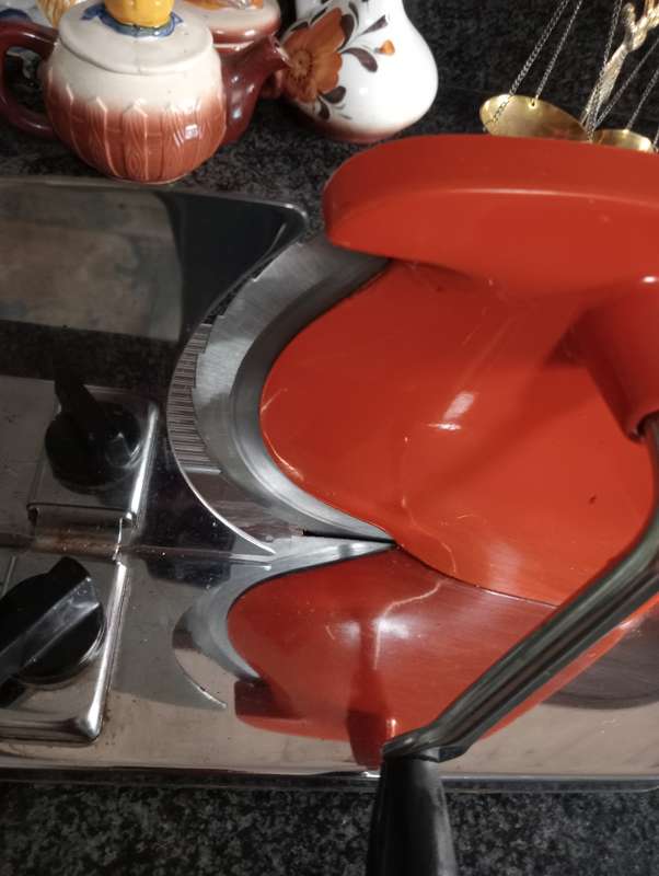 VINTAGE PINEWARE BREADSLICER