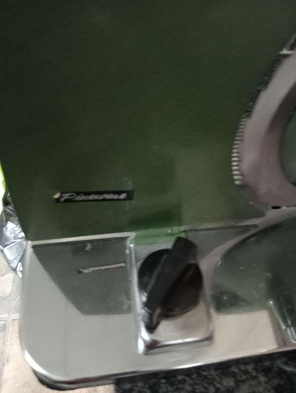 VINTAGE PINEWARE BREADSLICER