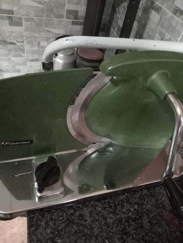VINTAGE PINEWARE BREADSLICER