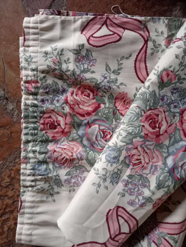 VINTAGE PINK FLOWER CURTAIN  DROP