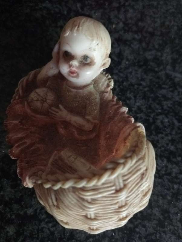 VINTAGE PORCELAIN BABY IN CRIP ORNAMENT