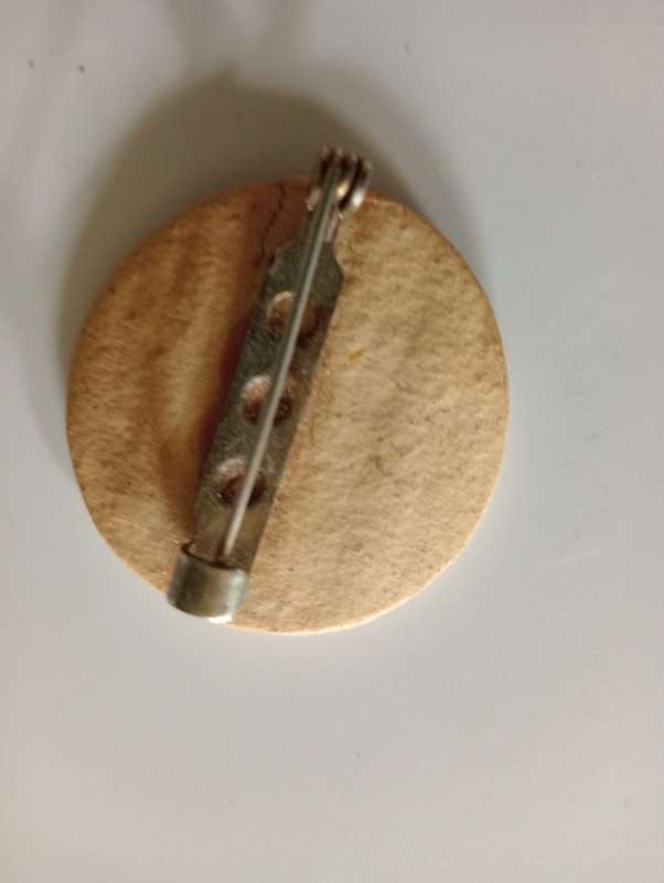 VINTAGE PORCELAIN HAND PAINTED BROOCH