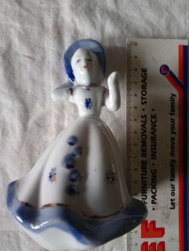 VINTAGE LADY FIGURINE
