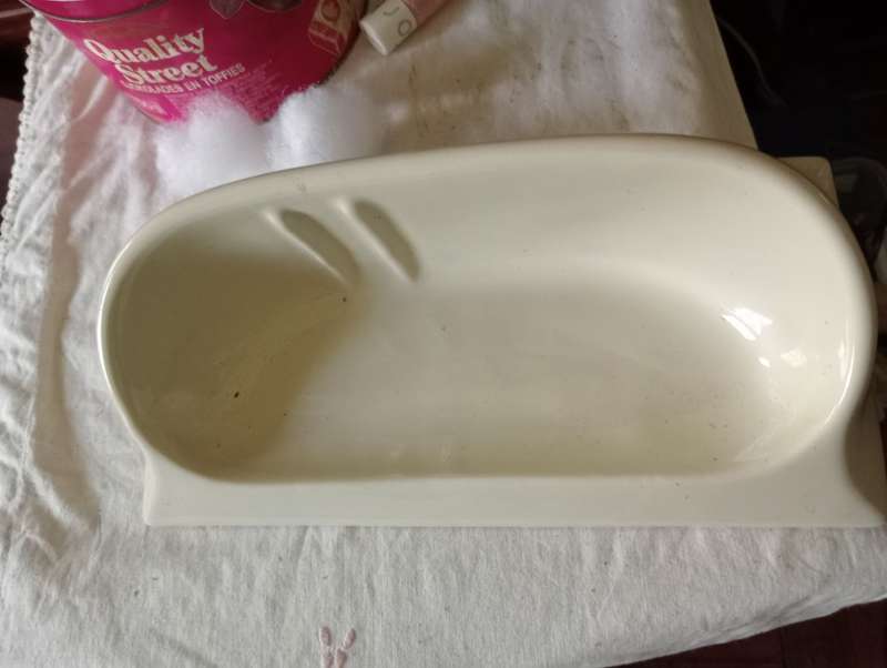 PORCELAIN WALL MOUNTED SOAP  HOLDER