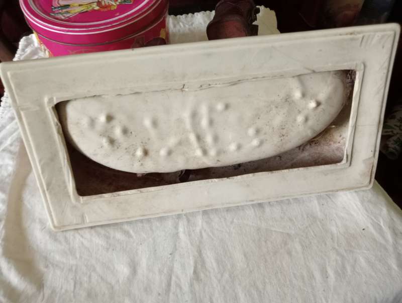 PORCELAIN WALL MOUNTED SOAP  HOLDER